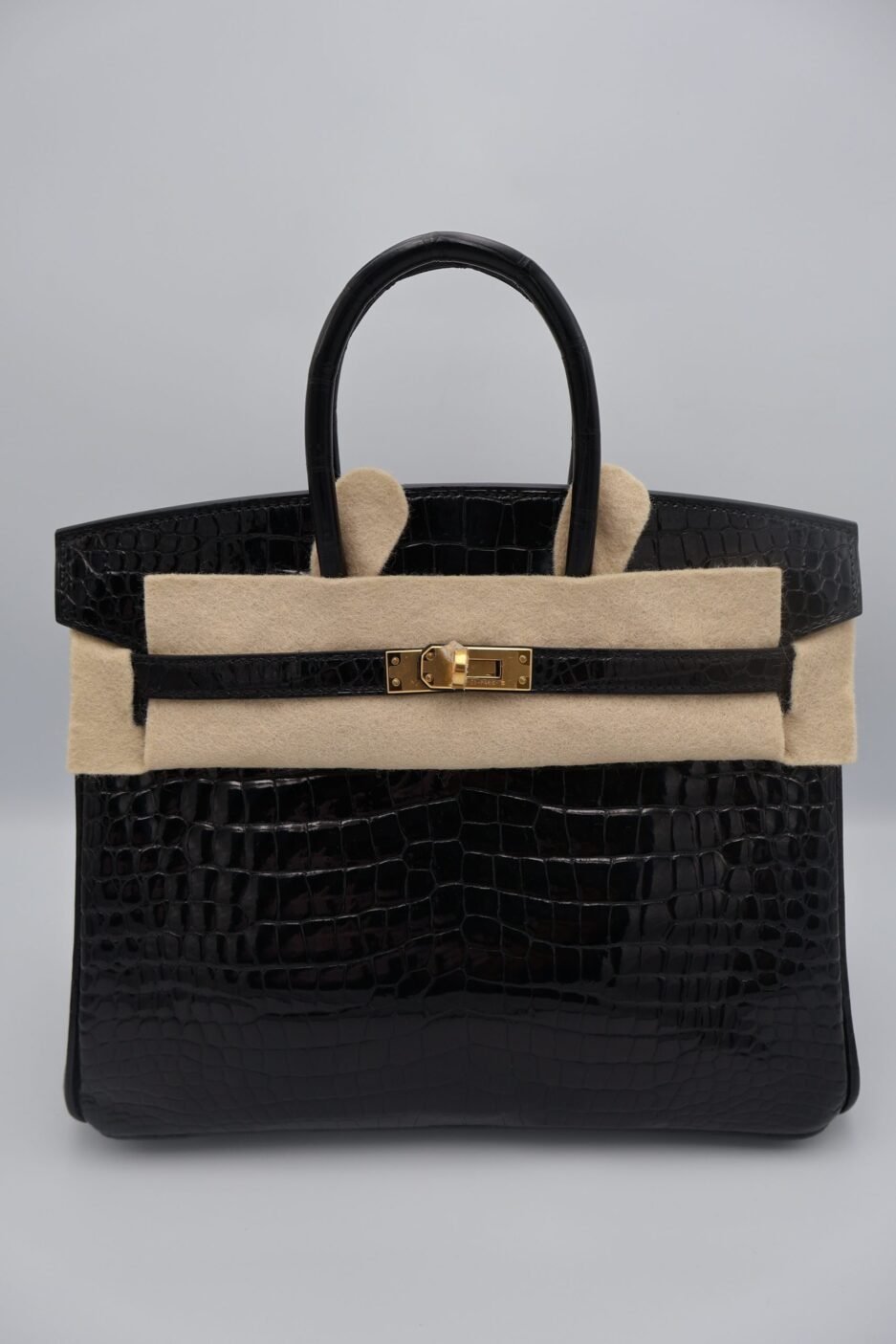 B25 BLACK SHINY POROSUS GHW U VINA